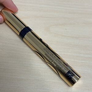 Estee Laudet Sumptuous Extreme
Lash Multiplying Volume Mascara, Extreme Black